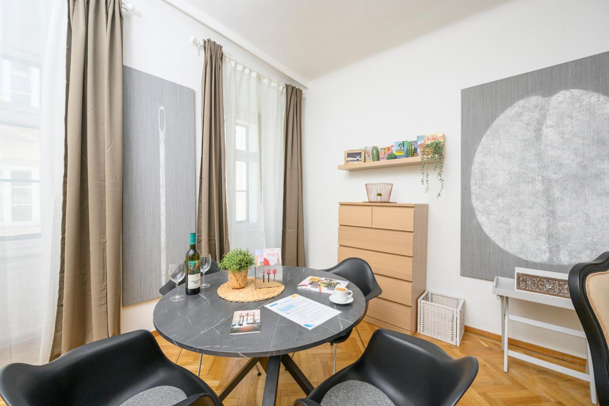 Central City Apartments Wenen Buitenkant foto